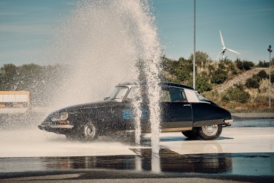 Durch Fontäne Glätte 2 XT210395.jpg