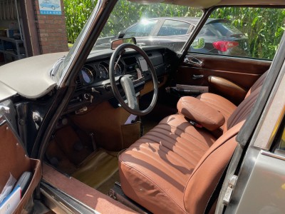 Citroen DS - Innen vorne.jpeg