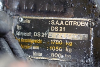 Deutsches Typenschild klein 4642052.jpg