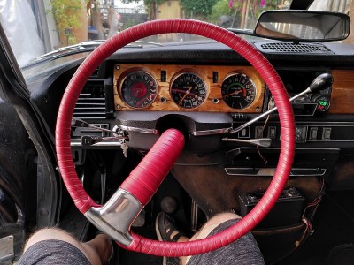 IMG_20230802_182738 lenkrad rot.jpg