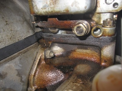 Unterseite Vergaser nach 7 Tagen.jpg