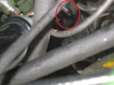 Ablaufschlauch Vergaser Ausgang 1.jpg